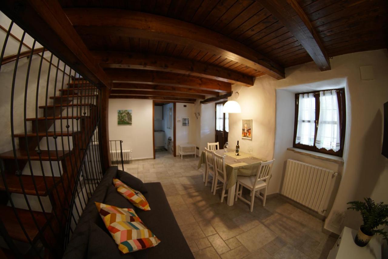 Casa Vacanze Alenka Borgo Grotta Gigante Exterior foto
