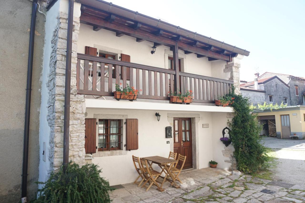 Casa Vacanze Alenka Borgo Grotta Gigante Exterior foto